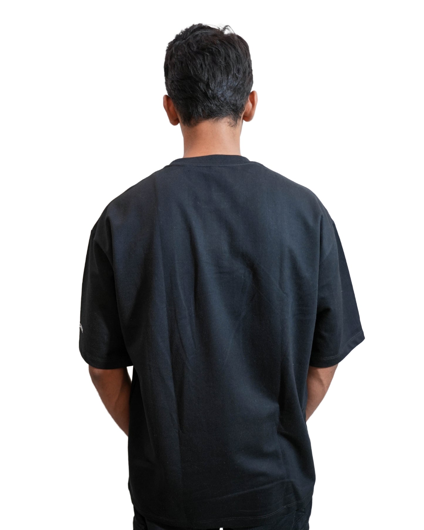 MIDNIGHT CLASSIC: Glimzen Prmium Oversized Tee Jet Black