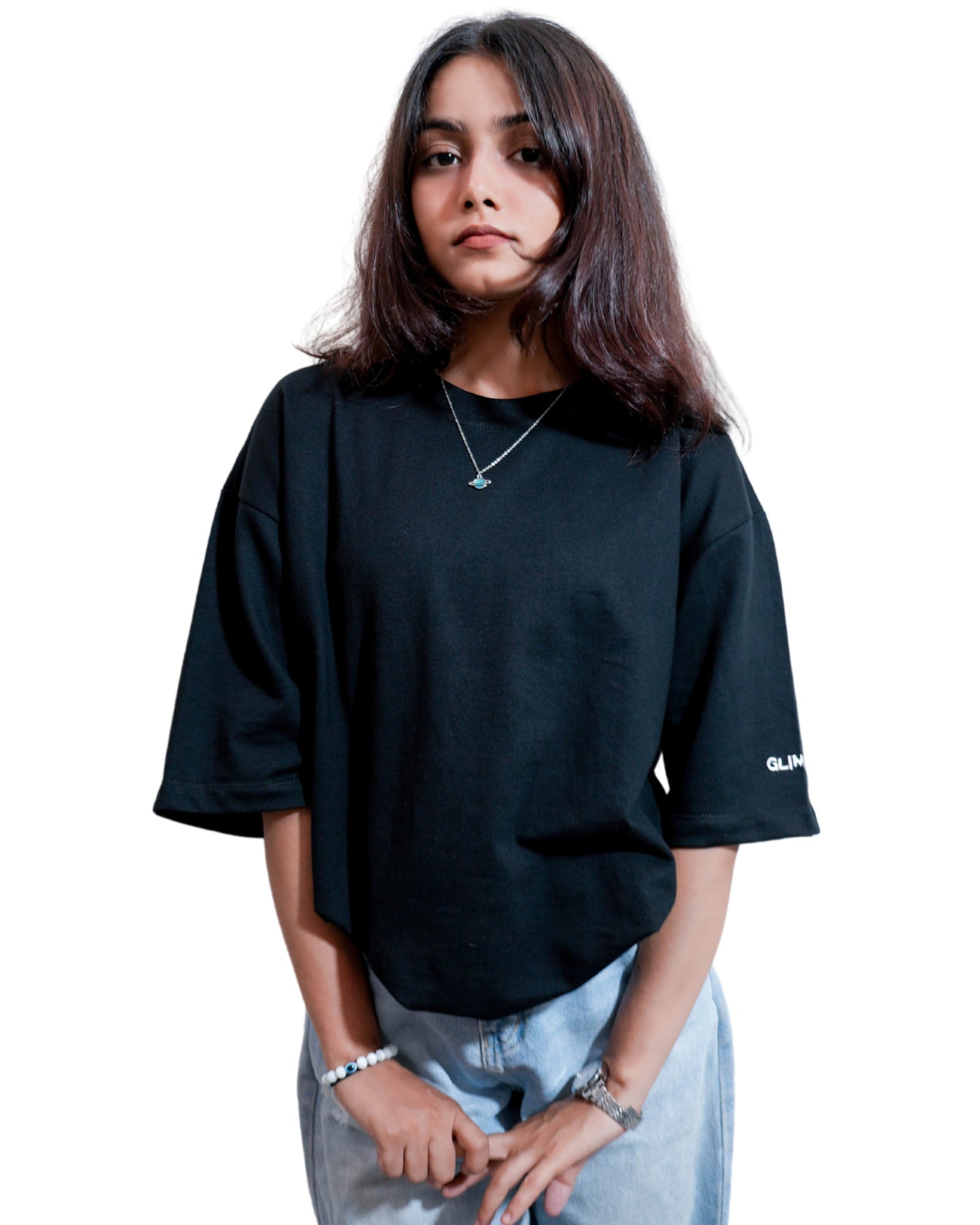MIDNIGHT CLASSIC: Glimzen Prmium Oversized Tee Jet Black