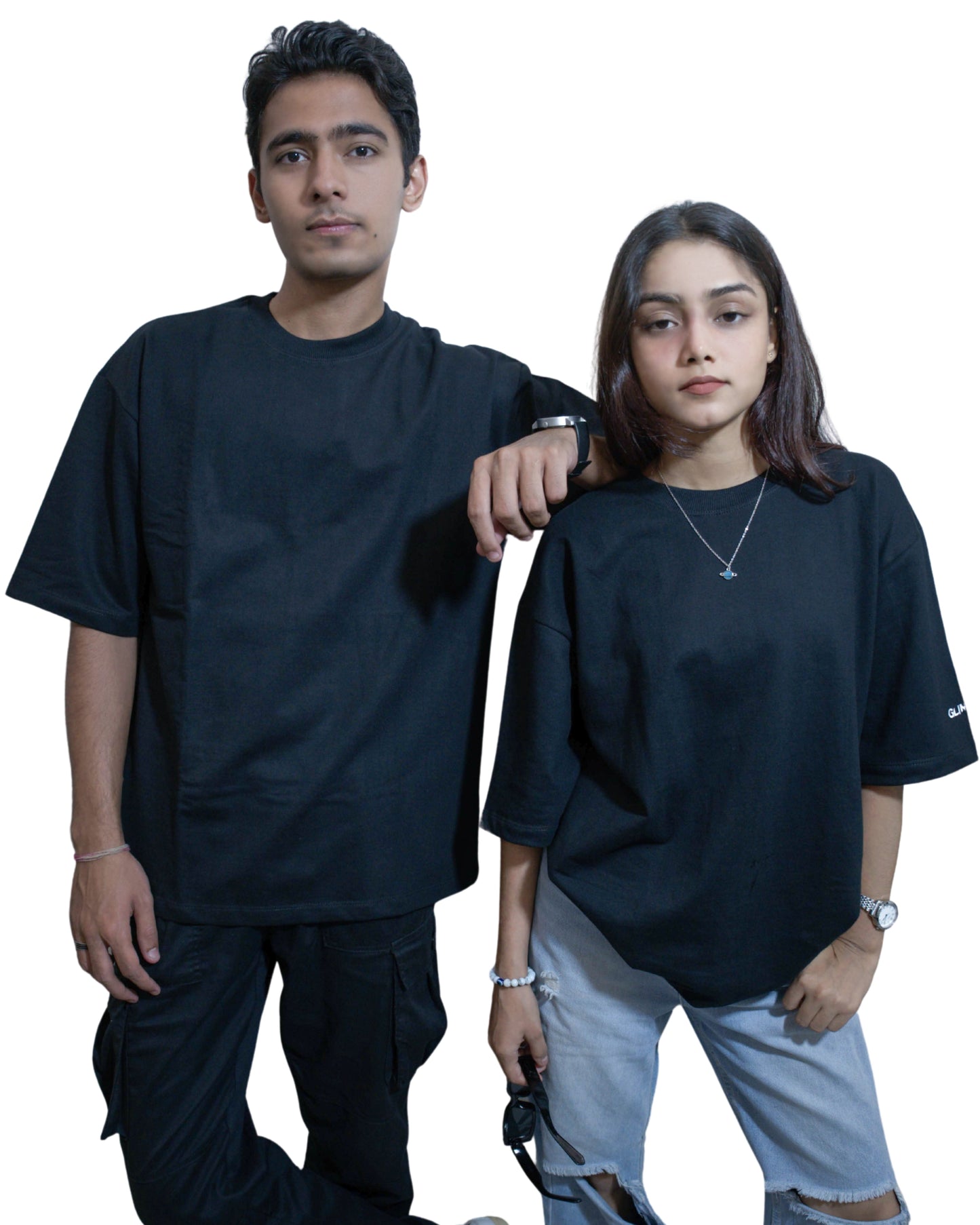 MIDNIGHT CLASSIC: Glimzen Prmium Oversized Tee Jet Black